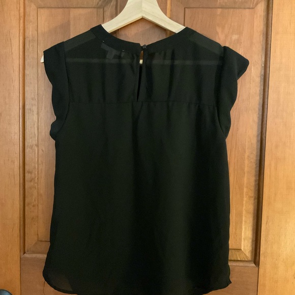 Black scallop edge blouse | Medium - Picture 2 of 4